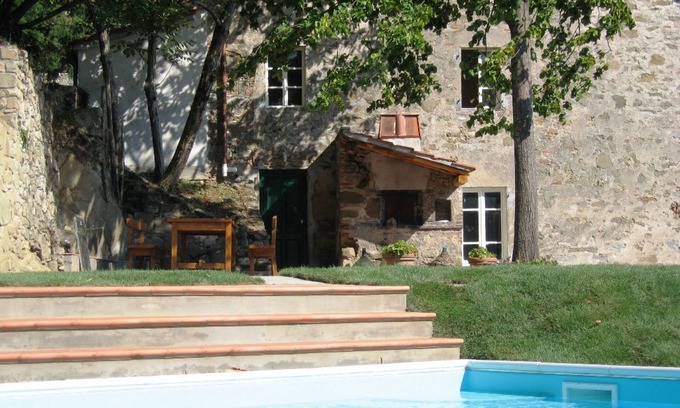 Nozanno Villa | Typical Tuscan villa with outstanding views sleeps 8 private pool 12 x 6 m.