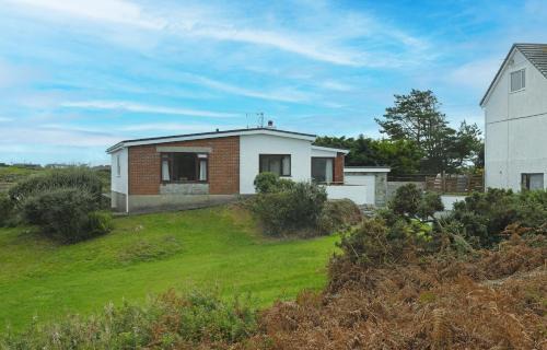 Holyhead House | Tyr-yr-craig Cottage to rent