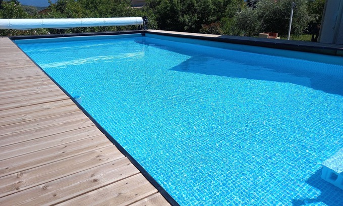 Ajaccio House | U Mandarinu ground floor of a villa with communal swimming pool