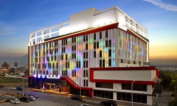 Xitun District Hotel | Uher Luxury Resort & Hotel