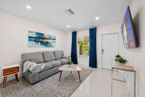 Victoria Park Apartment | Uhost AI - Prime Location with Smart Amenities