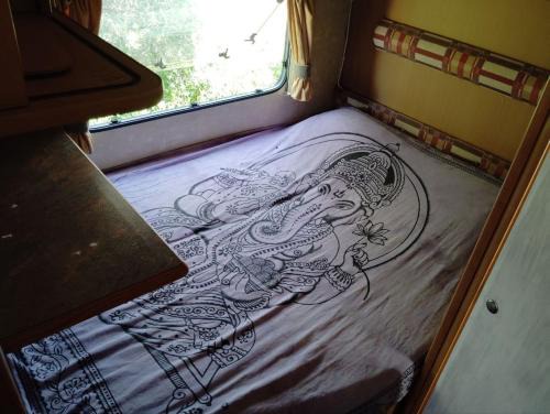 Lagos House | Uljanas caravana for 2 with view of the rescued horses