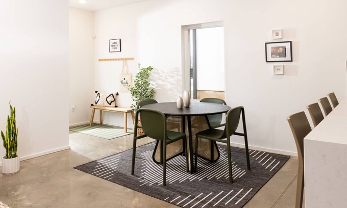 Fayetteville Condo | Ultimate Razorback Game Day Condo