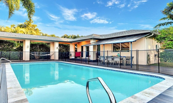 Dania Beach Villa | Ultimate Retreat 6BR & 3BA Villa near Beach