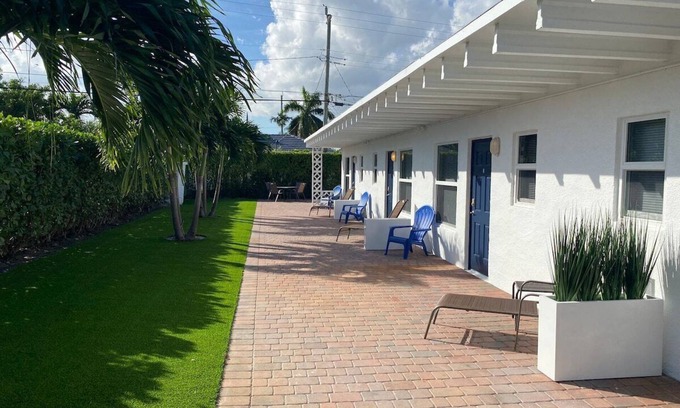 Lauderdale-by-the-Sea Apartment | Ultimate beach getaway at this renovated studio in the charming town of Lauderdale By The Sea