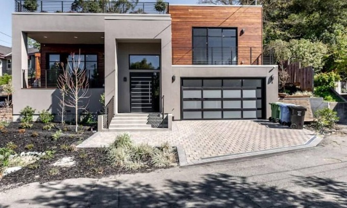 Lafayette House | ULTRA LUXE Lafayette Modern House Brand NEW