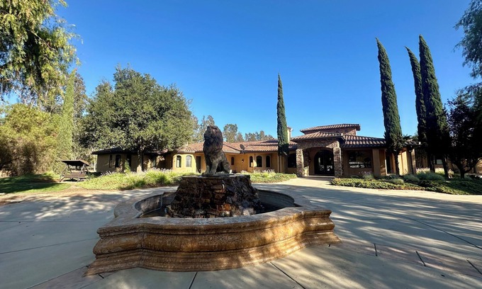 Temecula Villa | Ultra-Luxury Spanish Wine Country Estate – Sleeps 18+ Pool/Spa