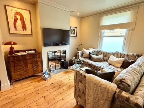 Hanham House | Ultra Modern Central City House
