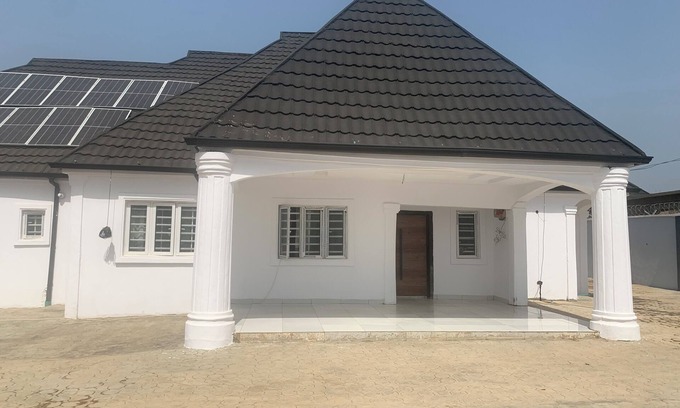Ikire Hotel | Umbrella Properties Hotel Moniya