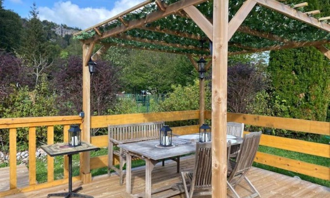 Bourg-de-Sirod Apartment | Un nid de verdure 2 ch