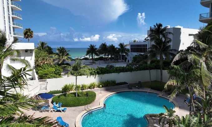 Seybold Condo | Unbeatable Ocean & Canal Views from Your Comfortable Beach Retreat