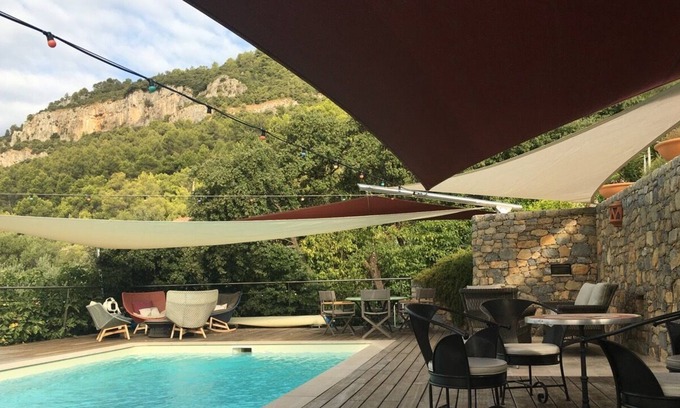 Sollies-Ville Villa | UNDER THE SKY OF THE CÔTE D'AZUR, A LITTLE PARADISE BETWEEN THE SEA AND THE MOUNTAINS