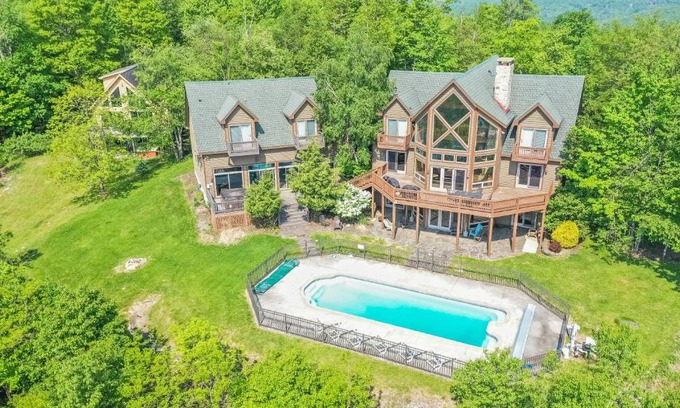 Mountainside House | Under the Stars