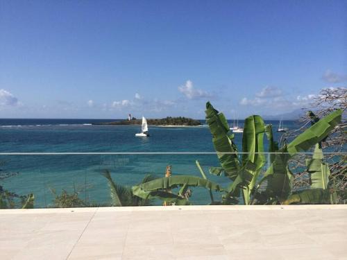 Perinet Apartment | Une Terrasse sur la Mer