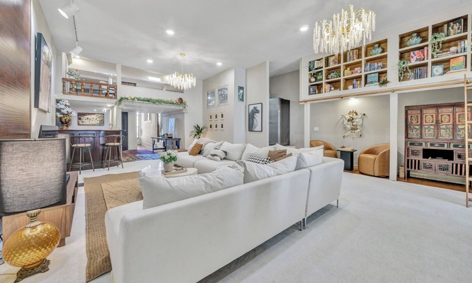 Pilot Point Apartment | Unique 2-bedroom loft with AC, WiFi in historic building in Pilot Point Square