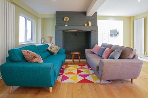 Ipswich House | Unique 5BD Farm House Perfect for Relaxing
