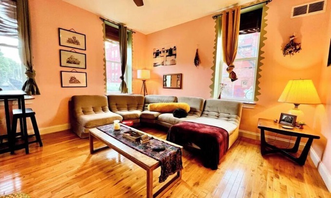 Benton Park House | Unique, Homey, & Spacious City Nest