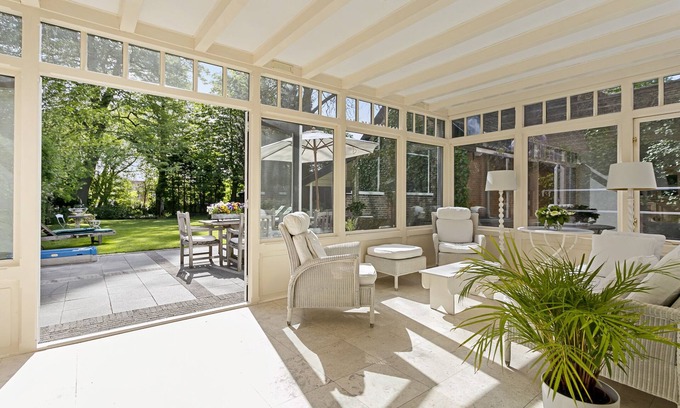 Goes House | Unique, large and cozy mansion for 6 people in Goes on the marina.