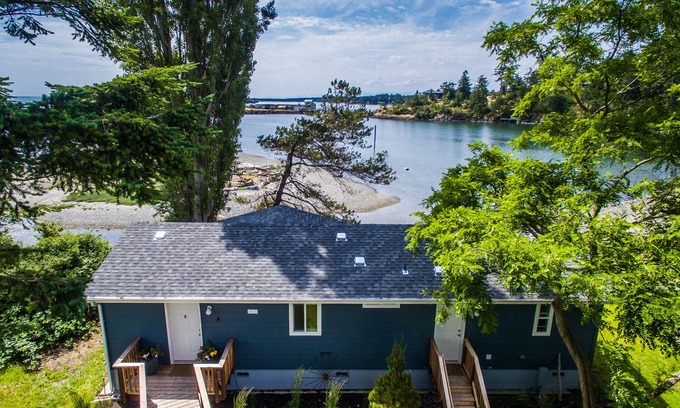 Friday Harbor House | Unique Waterfront Beach House, 1 mile from Friday Harbor