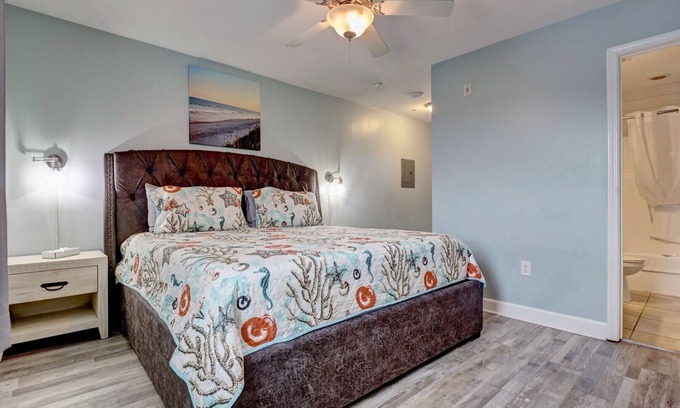 Surf City House | Unit 001 at Tiffany's Motel