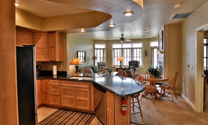 Birchwood Condo | Unit 411a 1 Bd/1 Ba Condo 1 Bedroom Condo by RedAwning