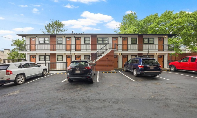 Mechanicsville Apartment | Unit by Benz + Free Parking