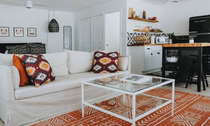 Victory Hills House | University District Guesthouse-Minutes to Nob Hill