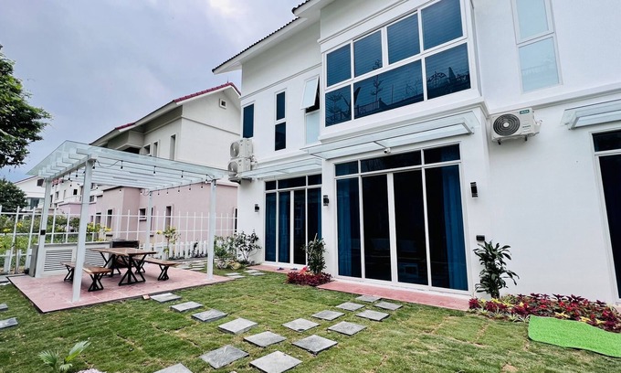 Thach That Villa | Unwind 5BR Villas at Xanh Villas Resort