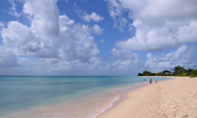 Black Rock House | Unwind in Style at our Island Oasis!
