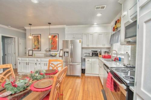 Atlanta House | Updated 8BD Home Near the Best of Atlanta