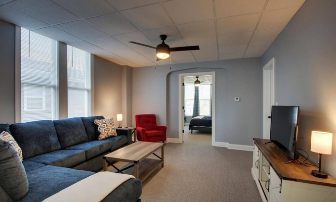 Quincy Apartment | Updated Ground Level West Facing 1-bed w/Wi-Fi