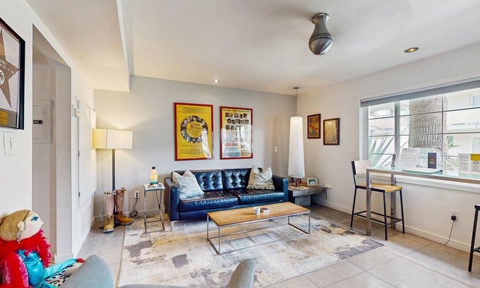 Old Las Palmas Apartment | Updated modern condo w/shared pool & mountain views - near downtown