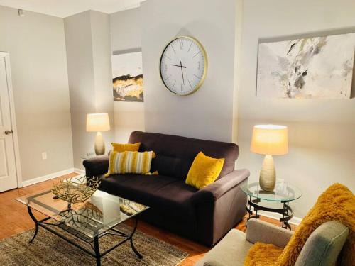 Downtown Baltimore Apartment | Upscale 2BD/1.5BA townhome mins to JHH & downtown