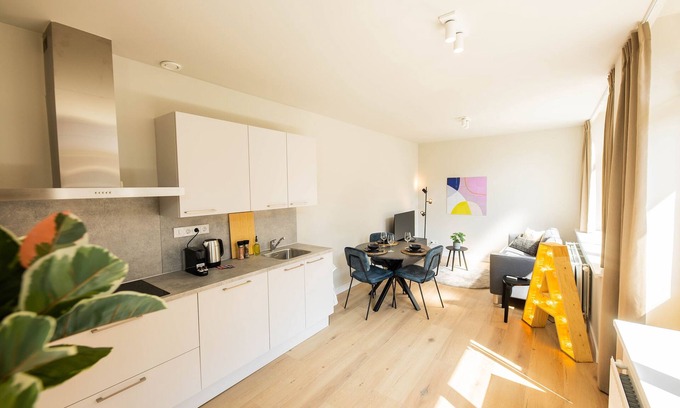 Centrum Apartment | Upscale Haven 2BDR Apartment WS