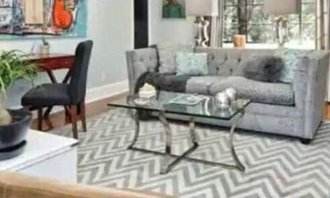Myers Park Condo | Upscale Myers Park 2BR King Condo | Porch |Private