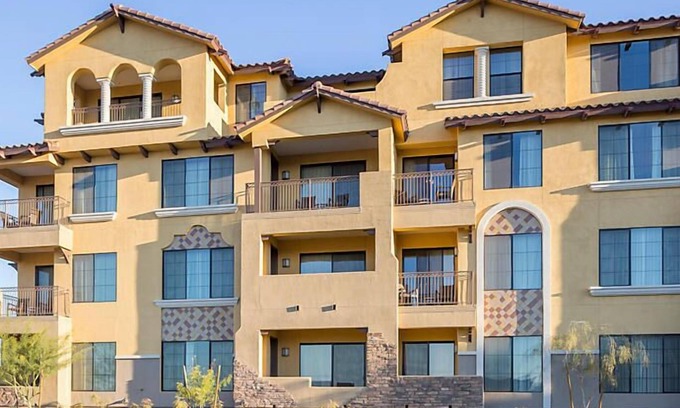 Cibola Vista Resort | UpScale Resort with Outdoor Heated Pool with a waterslide and a poolside bar, tennis court and gym