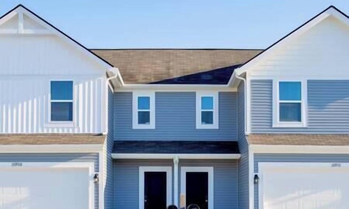 Acton House | Upsize-Wifi, Parking, Massage Chair, Washer/Dryer