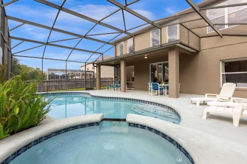 Crescent Lakes House | Upstay Home w Pool Hot Tub & Patio - Pet Friendly