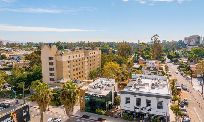 Hillcrest Apartment | Uptown Inn by Vantaggio - Limited Service Apart-Hotel