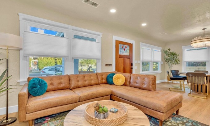 Mission Hills House | Uptown San Diego | Sauna | Updated and bright