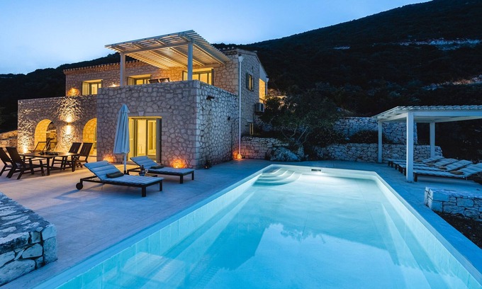 Evgiros Villa | Urania, private villa Helios, private pool, endless sea views, near beaches