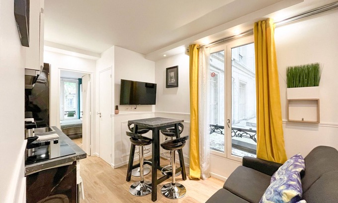 Sorbonne Apartment | Urban Flat 112 - Urban Atelier Saint Michel