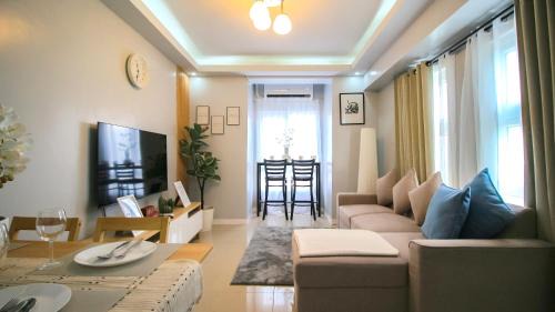 South Triangle Apartment | Urban Oasis with Skyline View