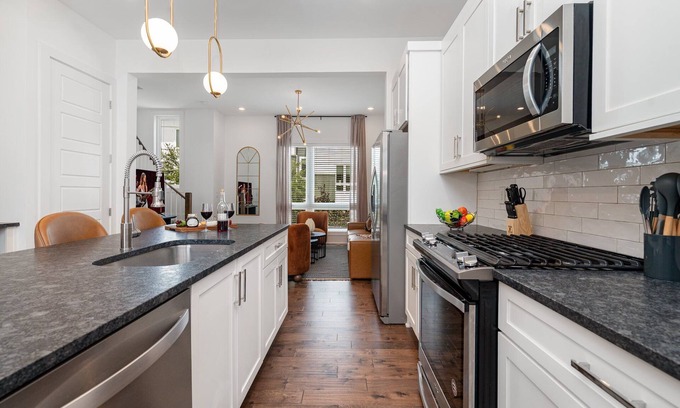 Nashville Cottage | Urban Spur-walk 2 Breweries-mins to Broadway