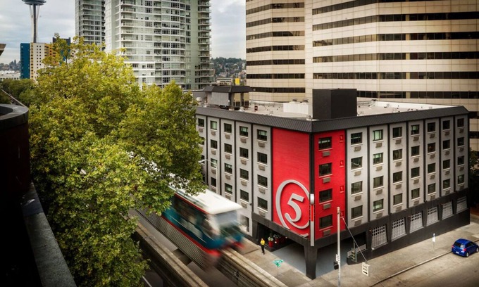 Belltown Hotel | Urban Two Queen w/Tub, Hotel FIVE, Designer Toiletries, near Seattle Waterfront