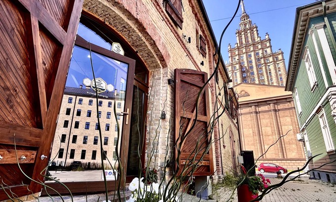 Maskavas Forstate Hotel | Urban Van Glamping Riga