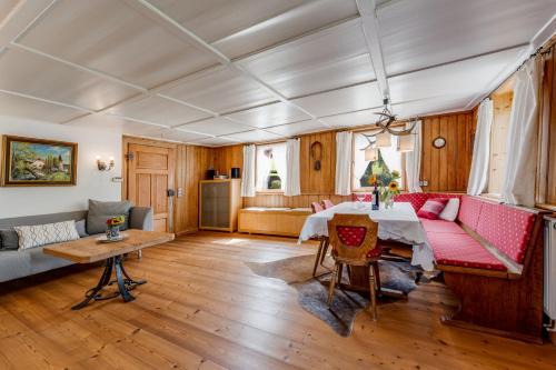 Gruenenbach Apartment | Uriges Ferienhaus im Grünen