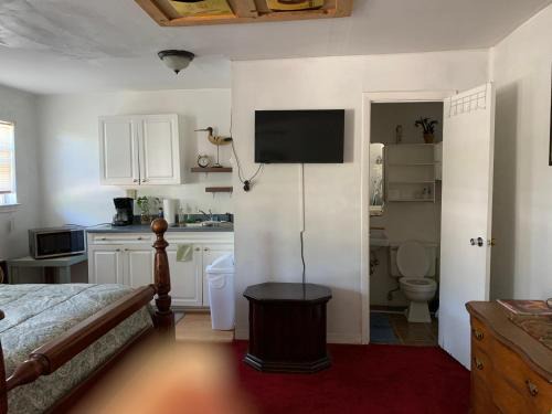 Northwest Apartment | Va beach zen studio C