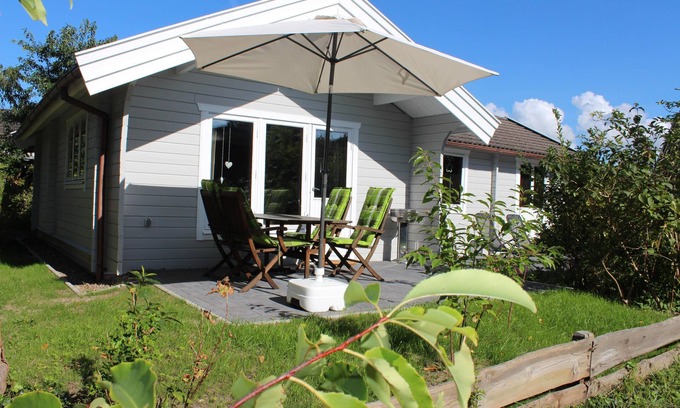 Neufeld House | Vacation at the North Sea, vacation home in Nordholz OT Spieka-Neufeld incl. beach chair