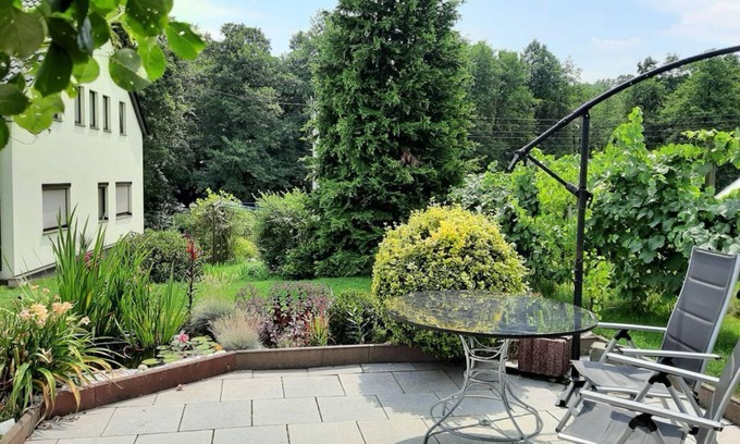 Langenweißbach Apartment | Vacation apartment in the green Mulde valley